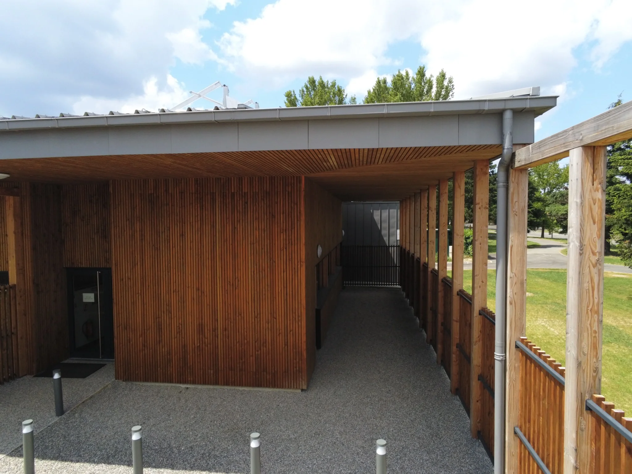 auvent-bois-zinguerie-dojo