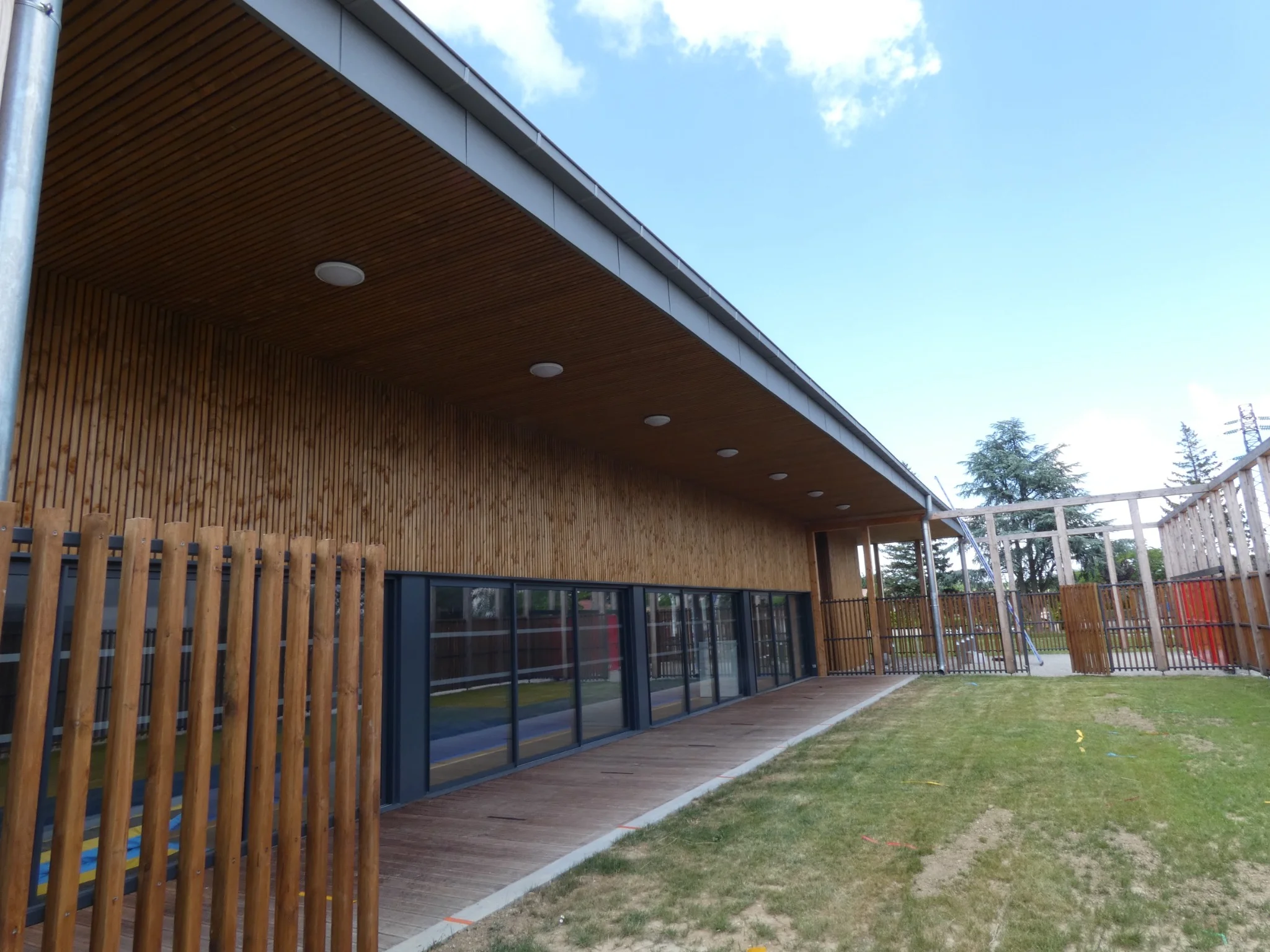 bardage-bois-facade-dojo