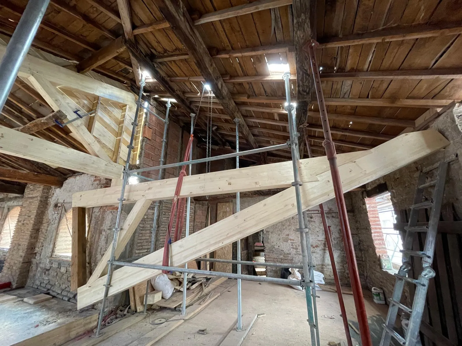 charpentier-restauration-batiment-ancien-albi