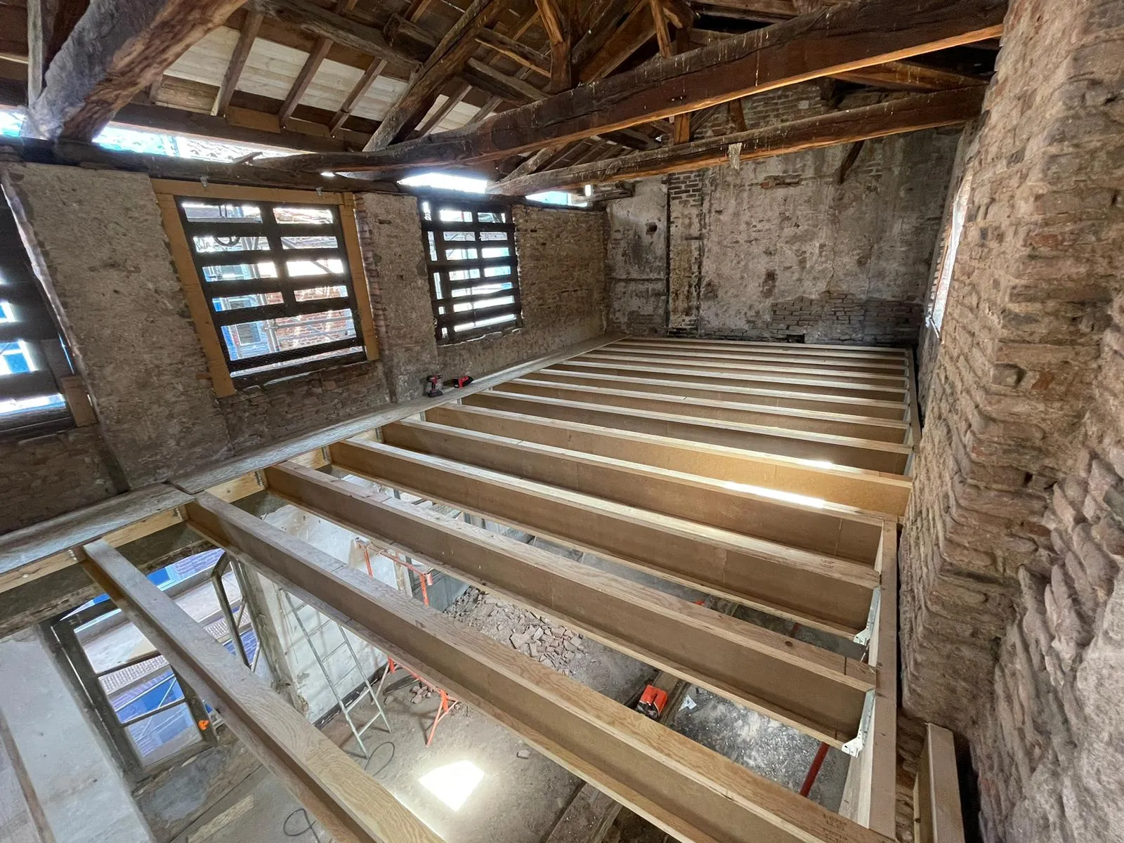 creation-plancher-bois-renovation-saunal-albi