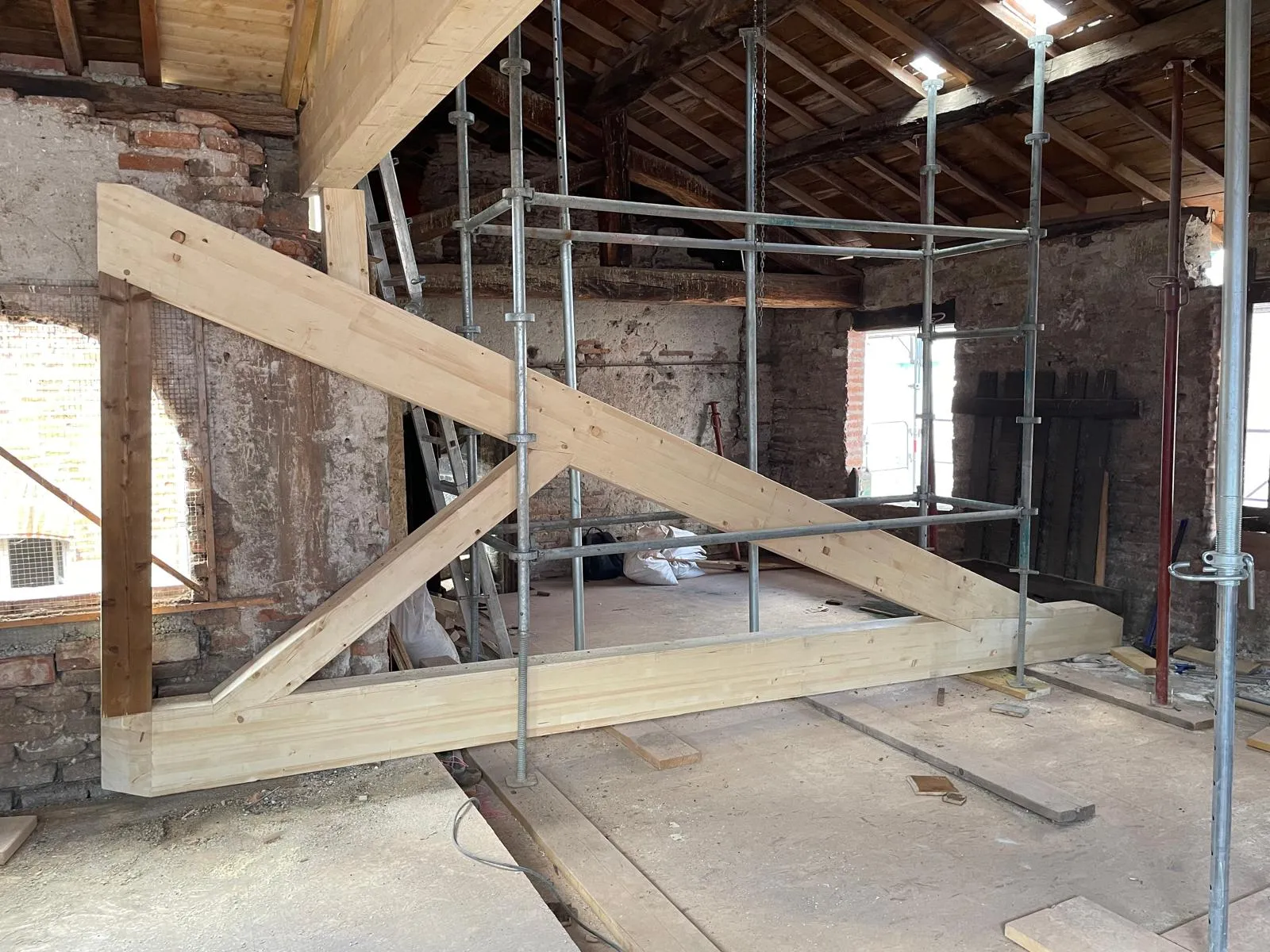 pose-ferme-charpente-renovation-saunal-albi