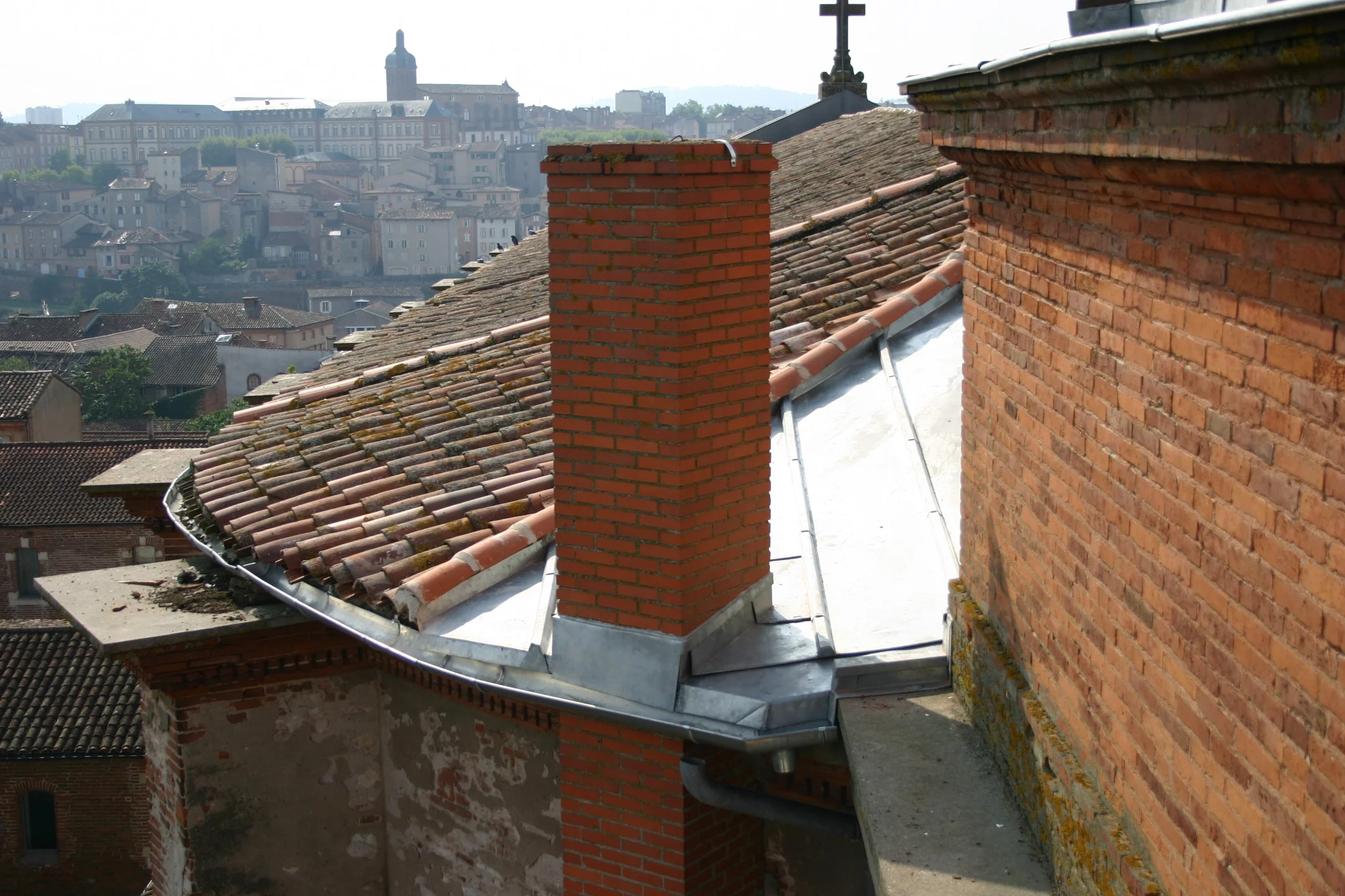 renovation-toiture-albi-zinc-cheminee