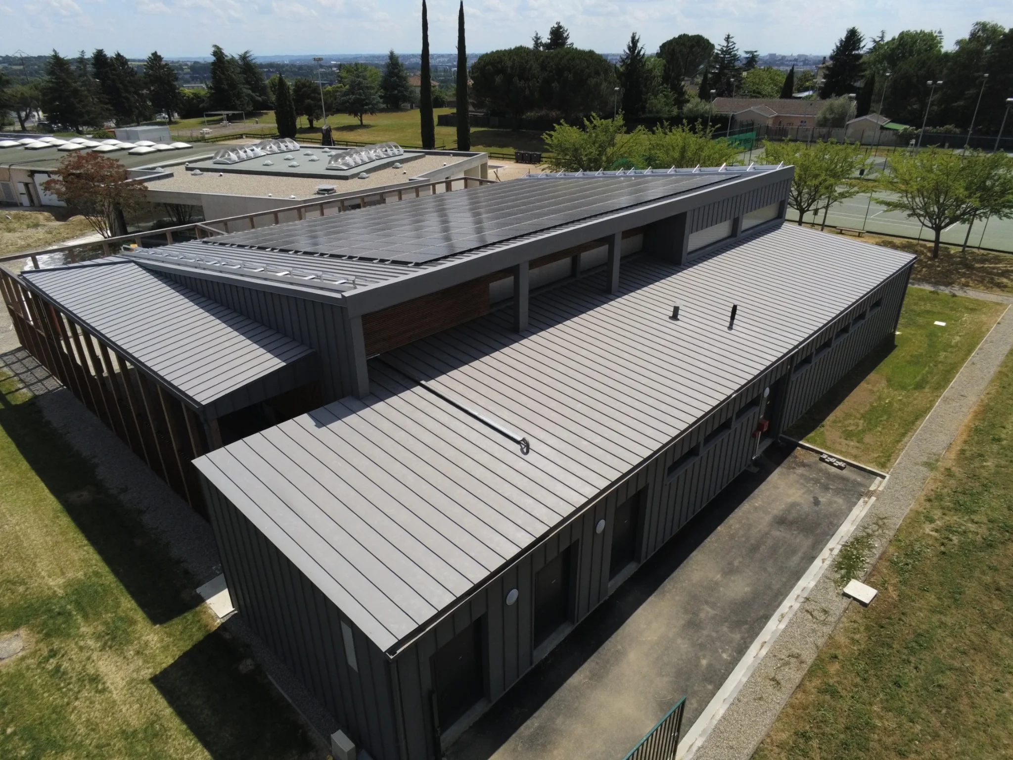 toiture-zinc-dojo-vue-aerienne